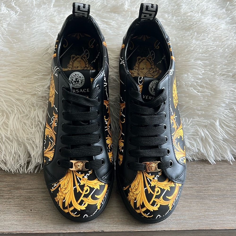 Versace women’s shoe